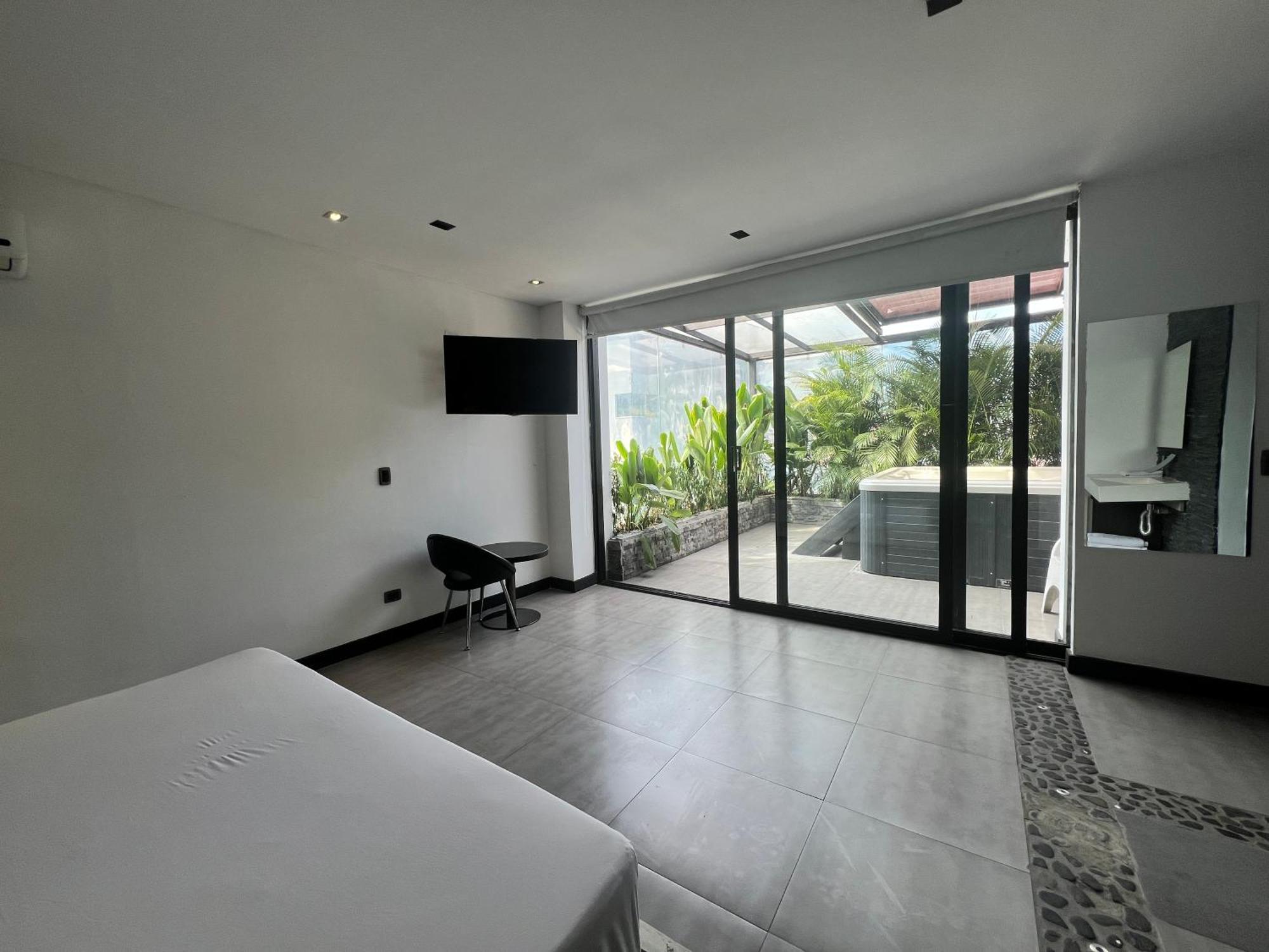 Hotel 47 Medellin Center Ngoại thất bức ảnh
