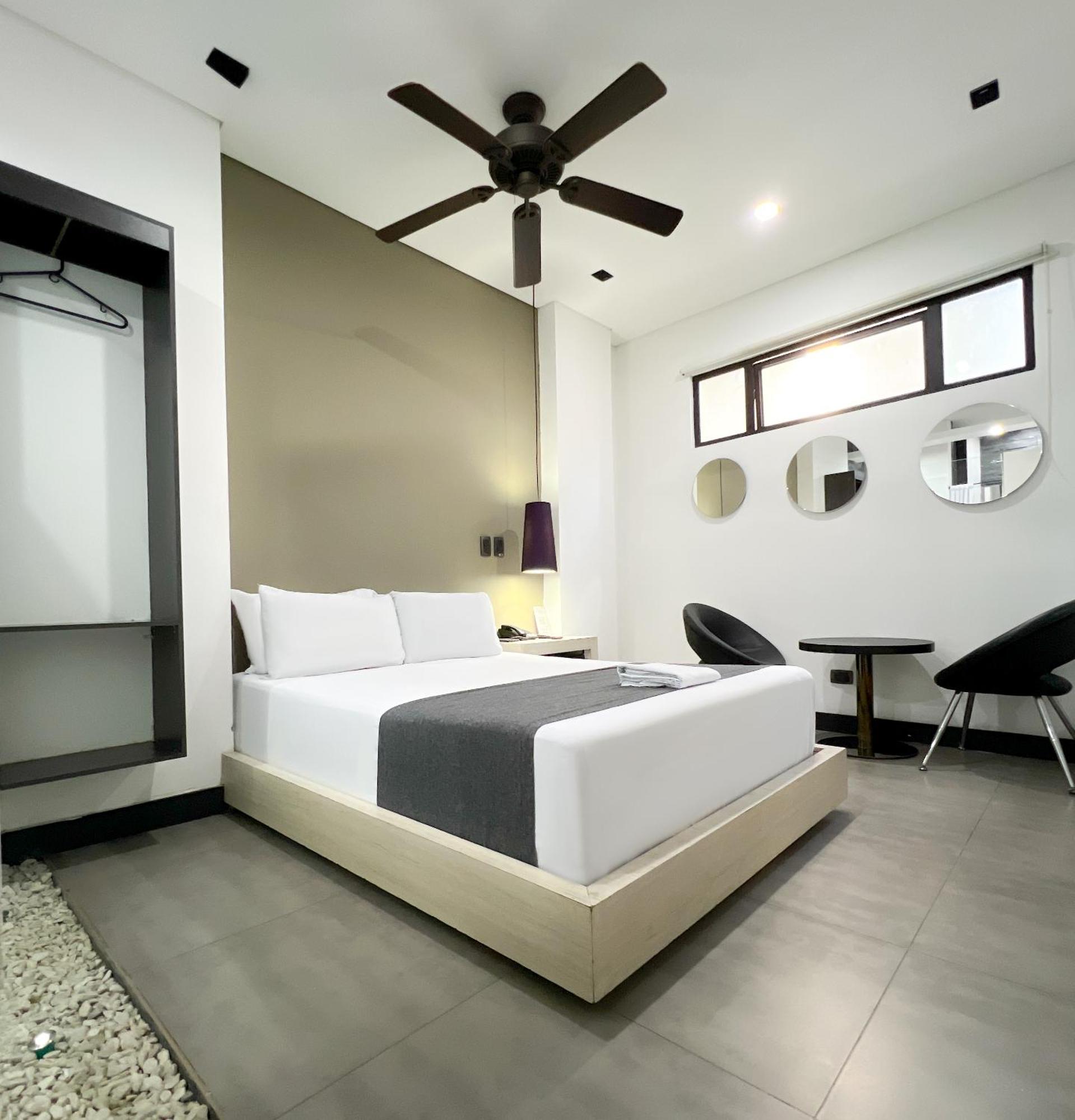 Hotel 47 Medellin Center Ngoại thất bức ảnh